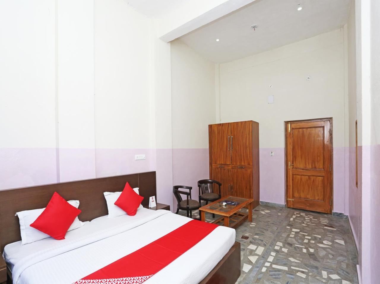 Oyo 19638 Hotel Jay Continental Алмора Екстериор снимка