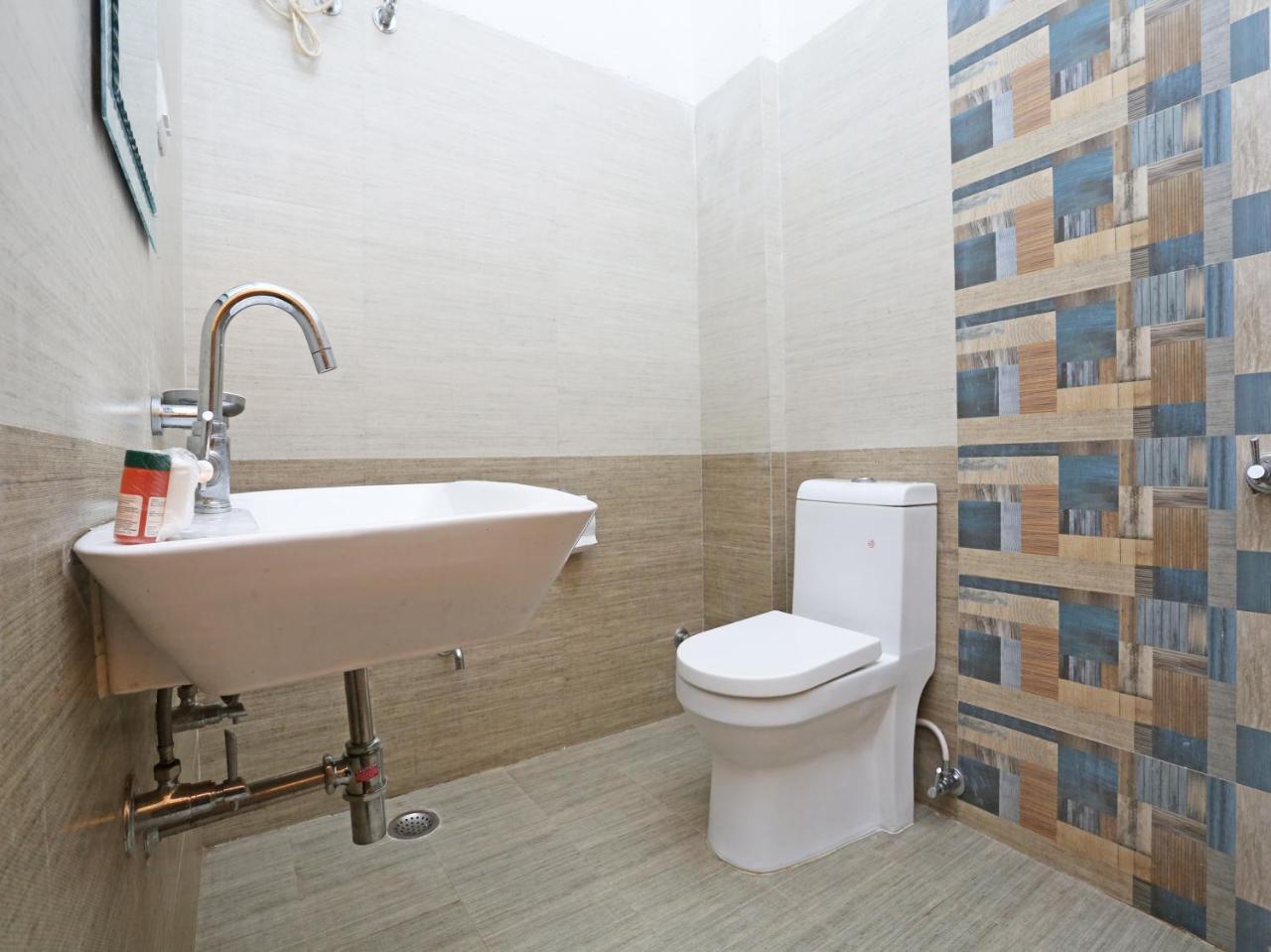 Oyo 19638 Hotel Jay Continental Алмора Екстериор снимка