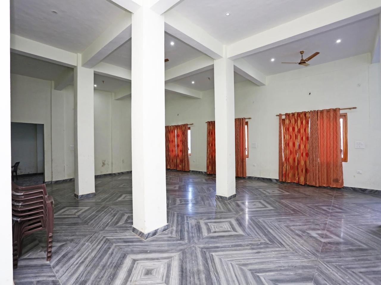 Oyo 19638 Hotel Jay Continental Алмора Екстериор снимка