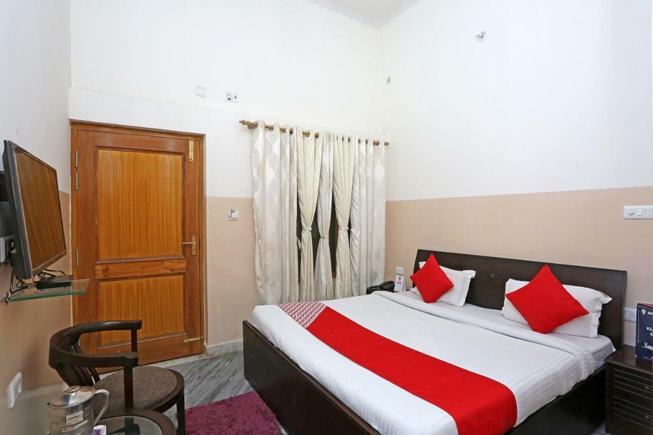 Oyo 19638 Hotel Jay Continental Алмора Екстериор снимка
